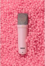 ⁦RØDE NT1 Signature Pink مايكروفون استوديو كلاسيكي بتقنية حديثة⁩ - الصورة ⁦3⁩