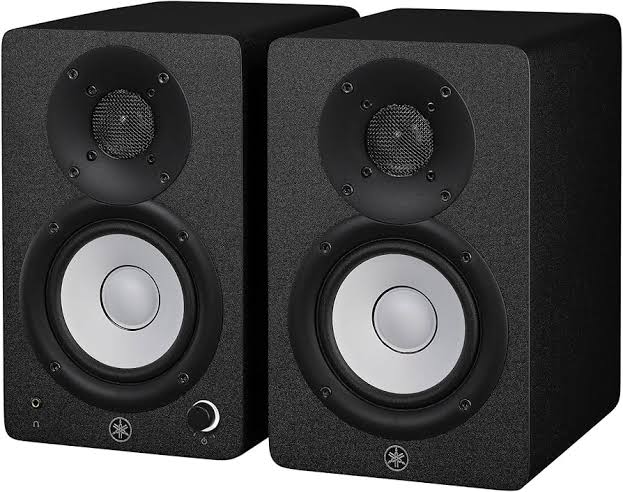 images-2026-04-02T191452.847.jpeg Yamaha HS4 4.5-inch Powered Studio Monitor - الصورة 1